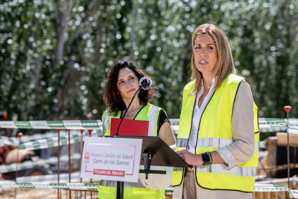 La alcaldesa de Pozuelo rebaja un 30% los recibos más altos de la tasa de basuras 1 Moncloa La alcaldesa de Pozuelo de Alarcón, Paloma Tejero, interviene durante su visita a las obras de construcción del nuevo Centro de Salud Cerro de Los Gamos (Fuente: Agencias)