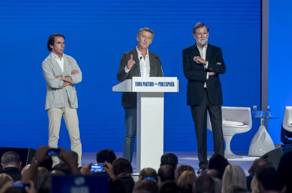 Feijóo se blinda con el 'clan gallego' para doblegar a Sánchez en el congreso del PP 2 Moncloa EuropaPress 6840285 i d expresidente gobierno jose maria aznar presidente pp alberto nunez Moncloa