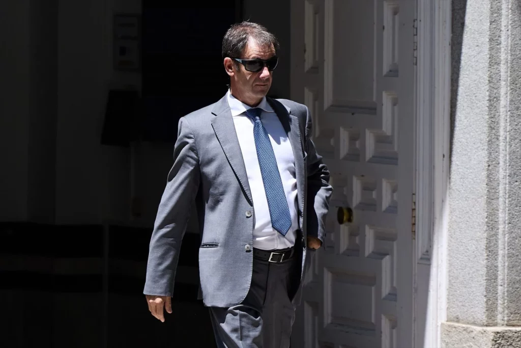 Caso Koldo: el Supremo reitera que el delegado de Acciona pidió «un empujoncito para los amigos» 1 Moncloa Fernando Merino, de Acciona, saliendo del Tribunal Supremo. EP