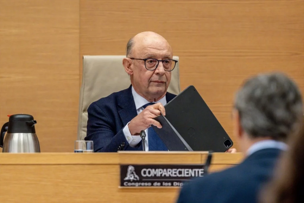 Caso Montoro: «La vía más directa es pagar a EE que tiene contacto directo con el ministro» 2 Moncloa El ex ministro Cristobal Montoro. EP