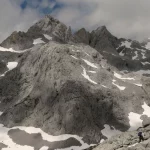 El último glaciar de España está en Andalucía, y puedes tocarlo en sandalias