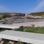 La ‘playa de las catedrales’ tiene una hermana secreta a pocos kilómetros, ideal para un descanso reparador antes de comenzar el año