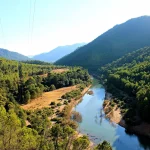 Ideal para Agosto: La ruta menos conocida que te lleva a las cascadas más espectaculares de España