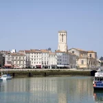 La piscina natural del sur de Francia escondida entre cascadas que conquista a los viajeros cerca de España