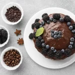 La receta más fácil y deliciosa de tarta de chocolate y arándanos que estará lista en 60 minutos