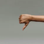 Huye de la gente negativa, el pesimismo es contagioso pero te ayudamos a no caer