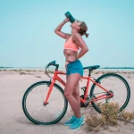 Estas bebidas hidratan incluso más que el agua en estos días que el calor aprieta