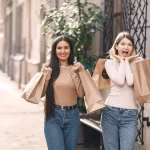Bershka tiene las prendas virales, frescas y low cost que todas desean lucir este verano