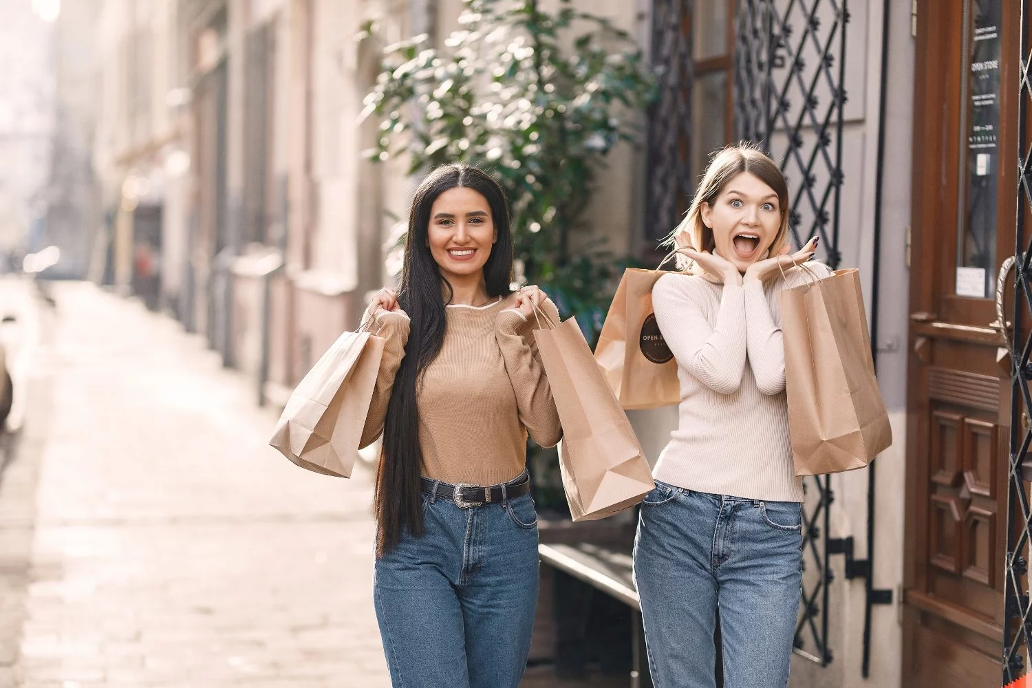 Bershka tiene las prendas virales, frescas y low cost que todas desean lucir este verano