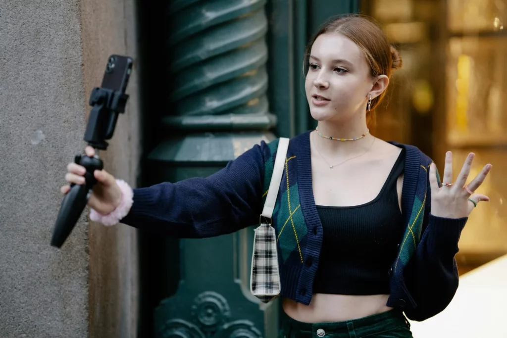 Una influencer que ama Madrid sufre un intento de ataque que pone en duda la hospitalidad del país 1 Moncloa La reacción de los usuarios en redes sociales