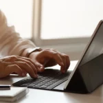 El ‘modo lectura’ oculto en tu navegador: cómo activarlo para leer artículos sin anuncios ni distracciones.