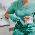 La pasta de dientes que muchos usan en Europa y no es solo por moda