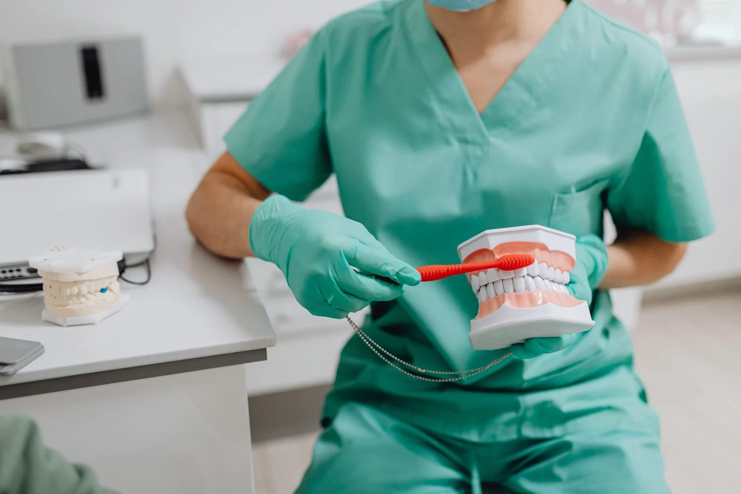 La pasta de dientes que muchos usan en Europa y no es solo por moda
