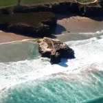 Solo disponible 3 horas al día: la playa gallega que parece sacada de ‘Juego de Tronos’