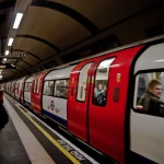 Un viajero se sube al Metro de Madrid y lo que dice es algo que nadie esperaba