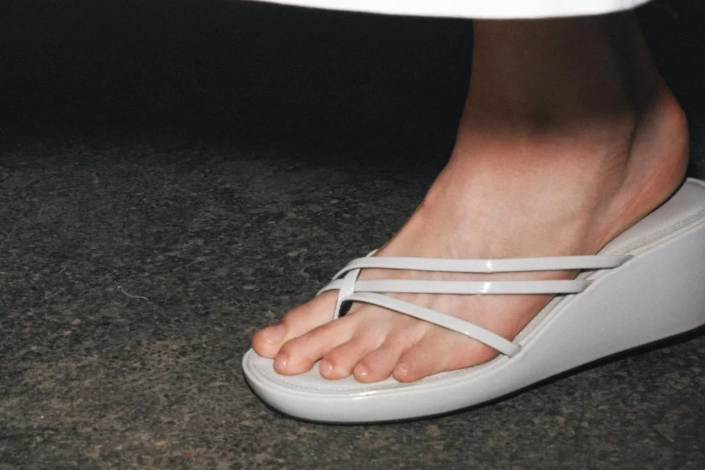 Zara lanza el accesorio que te da comodidad total en verano sin renunciar al estilo 2 Moncloa Este accesorio es cómodo y fácil de combinar