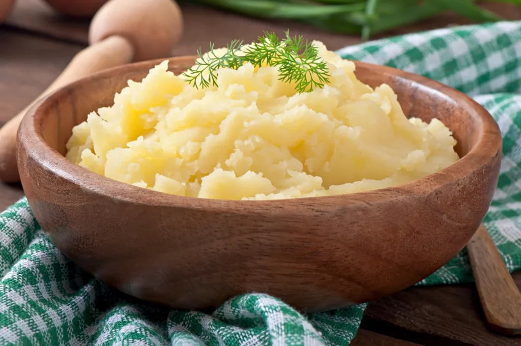 Alberto José (56), chef vasco, confiesa: "Este es el truco para un puré de patatas cremoso, y sólo necesitas 2 ingredientes 2 Moncloa Ahora llega la gran revelación, el giro de guion que redefine por completo la receta de puré de patatas.