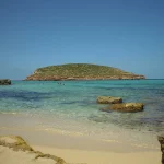 La playa que aparece tras un terremoto: y solo se puede ver cada 10 años