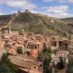 El pueblo más bonito de España según la IA no está en la costa: «Es como viajar a la Edad Media sin salir de Teruel»