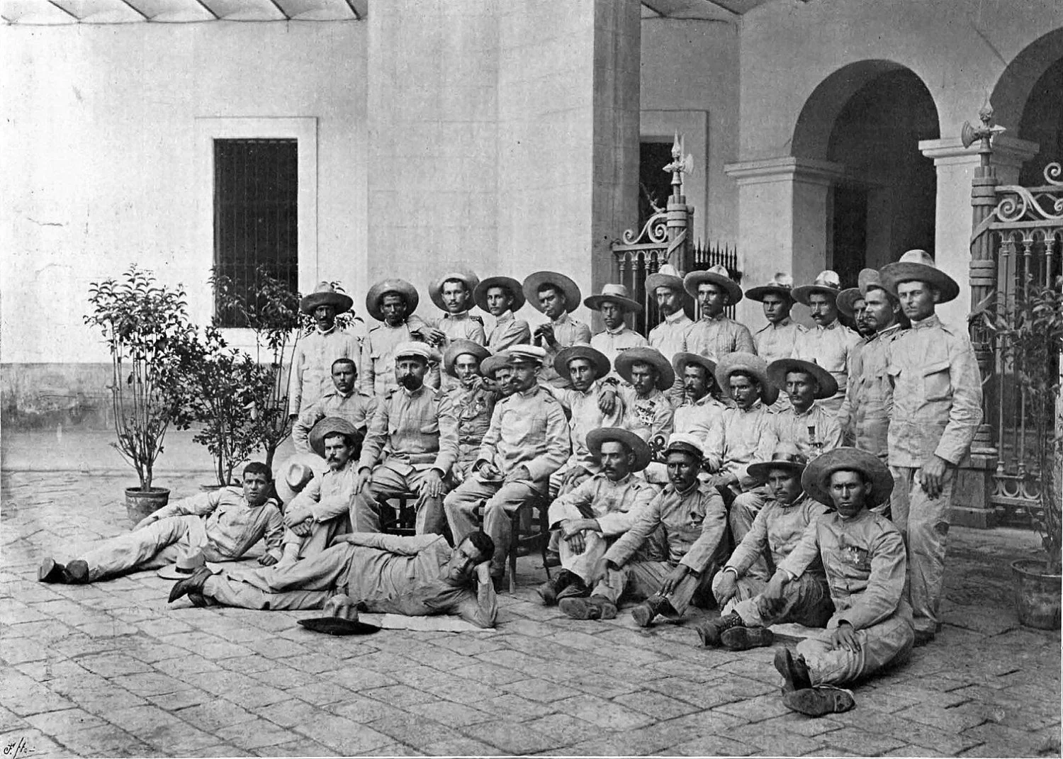 Sitiados durante 337 días sin saber que la guerra había terminado: la gesta olvidada de los 'Últimos de Filipinas'
