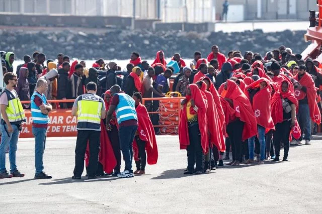 El PP muestra su disconformidad en el primer día del reparto de los menores migrantes 1 Moncloa 20250811145511 640x426 1 Moncloa