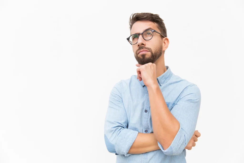 Esta es la profesión en España con un 98% de empleabilidad y sin apenas paro que muy pocos jóvenes quieren estudiar: "Ganan 3.000€ al mes" 1 Moncloa El estigma social y la presión por ir a la universidad explican por qué esta profesión no atrae a las nuevas generaciones. Fuente: Freepik