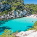 Esta playa no aparece en Google Earth: está escondida tras un túnel de 100 metros