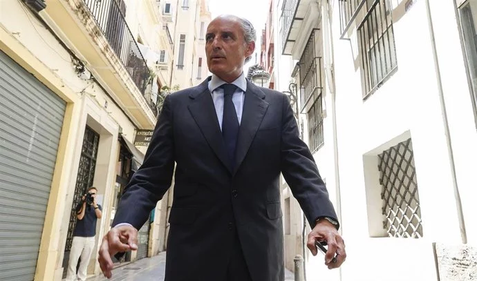 El PP Nacional comienza a tomarse en serio el órdago de Camps: «Hay que darle algo» 1 Moncloa Camps Moncloa