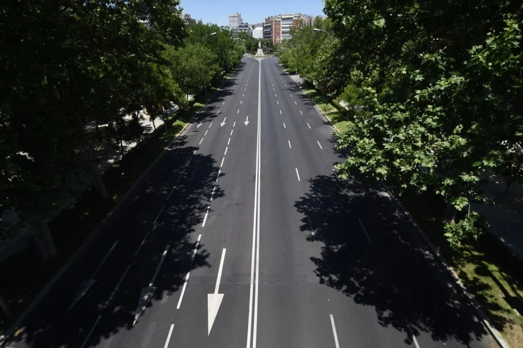 Madrid gasta casi 20 millones diarios para funcionar, la ciudad que nunca duerme 2 Moncloa EuropaPress 4543327 avenida paseo castellana madrid vacia cortes trafico motivo celebracion Moncloa