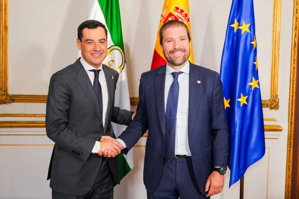 La meteórica ascensión de Escribano (EM&E) a la sombra de los contratos públicos 1 Moncloa EuropaPress 5911419 presidente junta andalucia juanma moreno reune san telmo javier escribano Moncloa