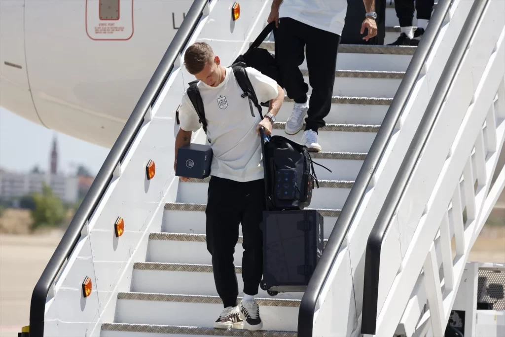 EuropaPress 6090254 dani olmo llegada aeropuerto 15 julio 2024 madrid espana Moncloa