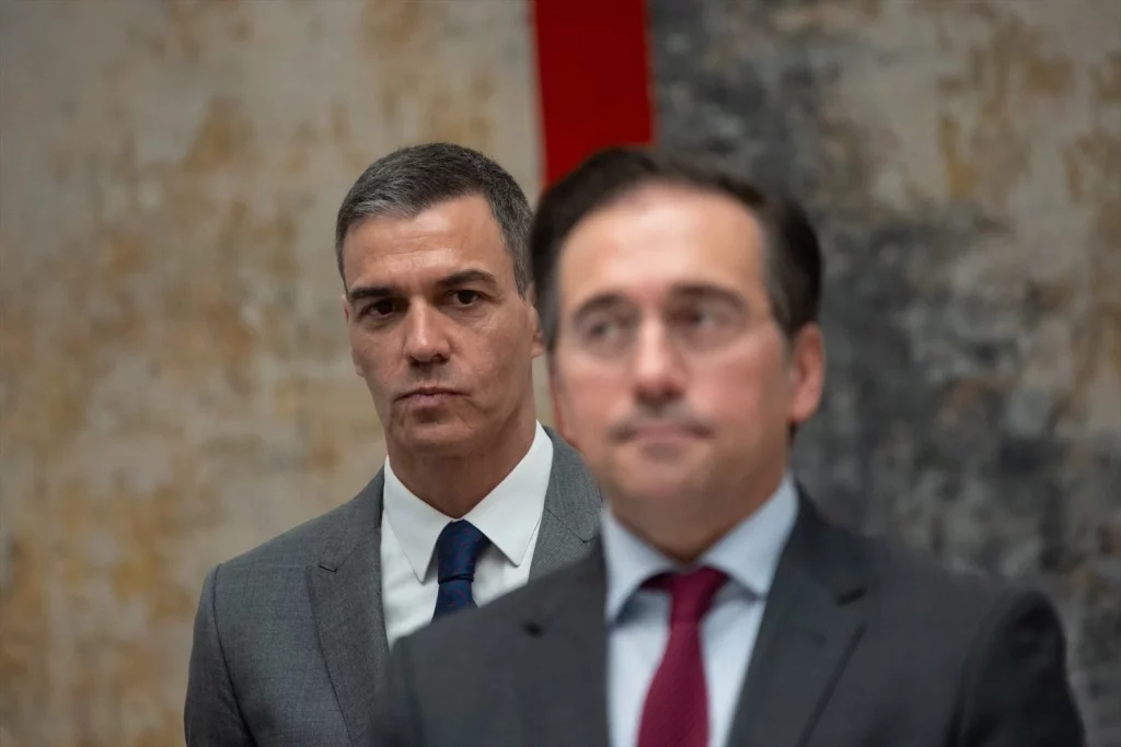 El complicado laberinto diplomático en el que se encuentra José Manuel Albares 1 Moncloa EuropaPress 6776582 presidente gobierno pedro sanchez ministro exteriores jose manuel albares Moncloa