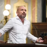 El PP carga contra las vacaciones de Sánchez y propone pulseras telemáticas para pirómanos