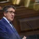 PP y PSOE siguen empeñados en mantener la batalla política gracias a los incendios