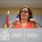 Mónica García privatiza servicios y abandona a las familias de menores con enfermedades graves