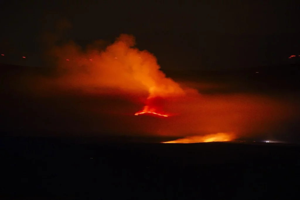 Confesión de un pirómano: "Cómo quemé los montes de media España" 2 Moncloa EuropaPress 6903122 vista fuego herradon pinares 16 agosto 2025 ojos albos avila castilla leon Moncloa