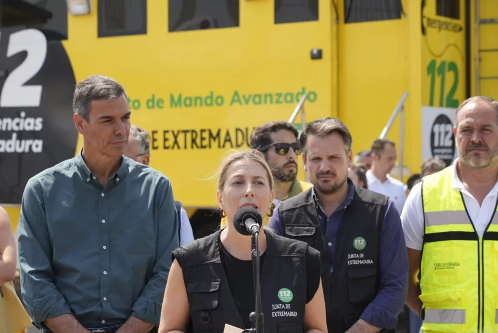 EuropaPress 6907210 presidenta junta extremadura maria guardiola junto presidente gobierno Moncloa