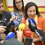 Robles retracta al Gobierno y dice que no descarta la compra de los F-35 estadounidenses
