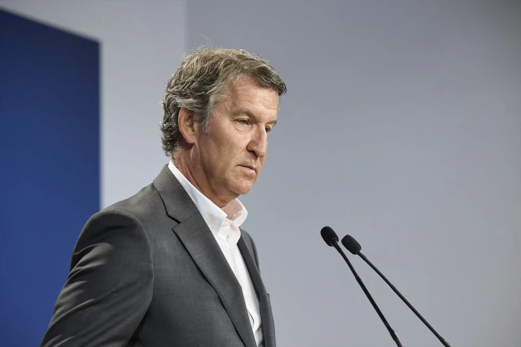 El PP piensa que «esta legislatura ya es inútil para los españoles» 2 Moncloa EuropaPress 6915369 presidente pp alberto nunez feijoo rueda prensa posterior reunion comite Moncloa