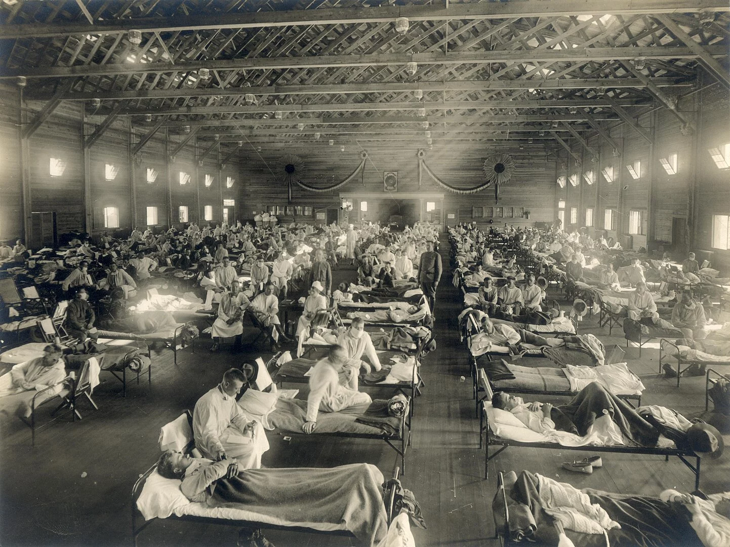 La gran mentira de la 'Gripe Española': por qué el mundo la llamó así cuando España fue en realidad una de sus mayores víctimas (y la primera en contarlo)