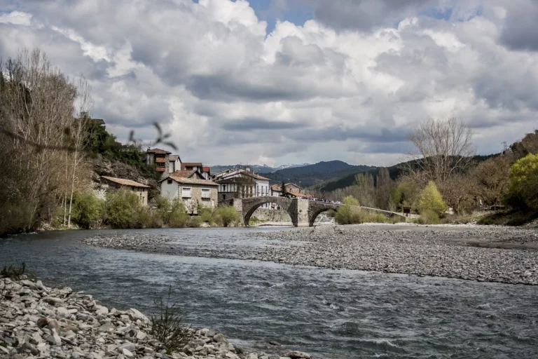 El puente colgante más largo de España que nadie conoce: y está escondido en Navarra