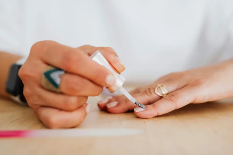 ¡Luce uñas fuertes y saludables! Las vitaminas recomendadas por los mejores dietistas para cuidar tus manos
