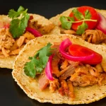 Prueba el irresistible encanto de estos tacos de pescado a la plancha recién hechos