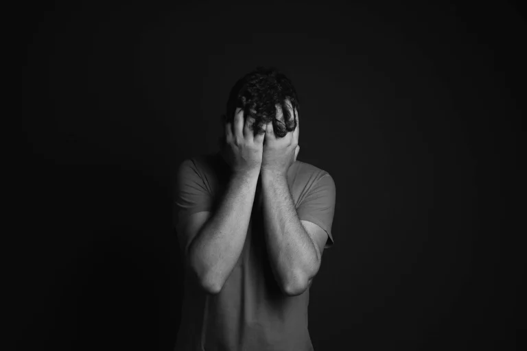 El lugar de la casa que deberías evitar si estás emocionalmente saturado para cuidar tu salud mental