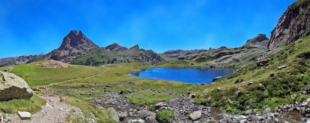 Lagos y panorámicas en la parte francesa