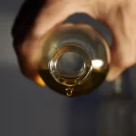 Sara Lugones (28), cosmetóloga madrileña, aconseja sobre el aceite de ricino: “Regenera tu piel, fortalece tu cabello y actúa como un bótox natural”