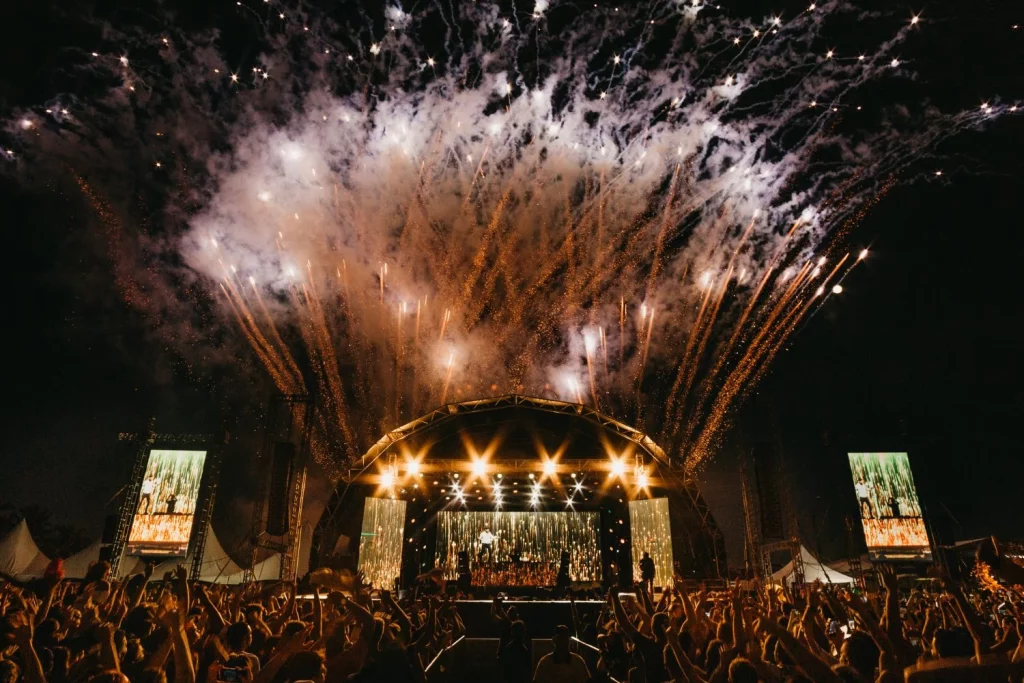Agosto viene cargado de buena música con estos conciertos gratuitos que no te puedes perder 3 Moncloa Pura música urbana, trap y pop para cerrar agosto