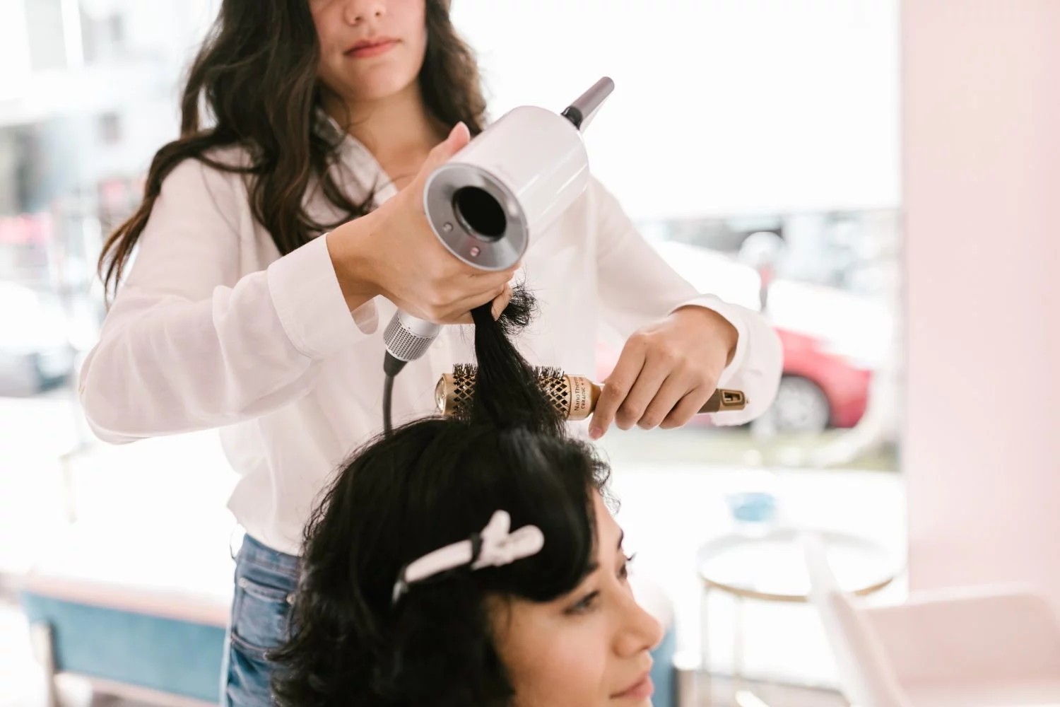 Esta es la innovación de Amazon que cubre las canas al instante y fascina por su acabado natural l