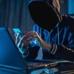 Un hacker revela los 3 lugares donde nunca paga con tarjeta: «Clonarla nos lleva menos de 10 segundos»
