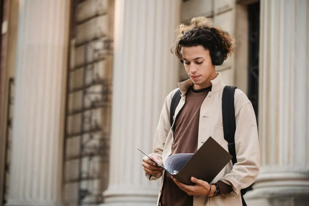 Estudiante que aprobó los cursos gratis de Microsoft: "conseguí entrevistas de trabajo en semanas" 2 Moncloa Microsoft ofrece educación online gratuita